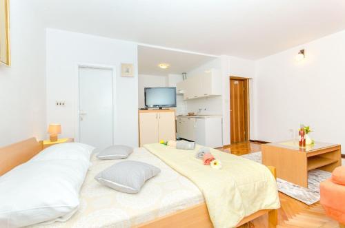 Apartments And Room Sun & Sea