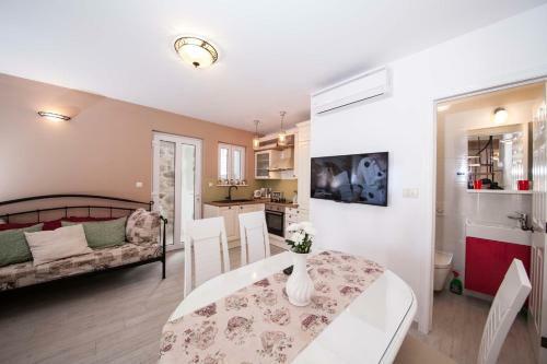 House Mario In Podgora, Jacuzzi