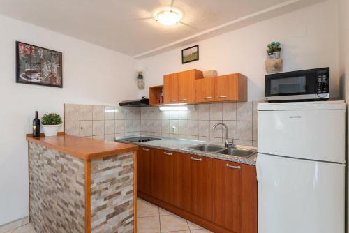 Holiday Home Viki1 - Next To Sea