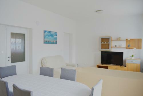Apartments Vin - With Pool