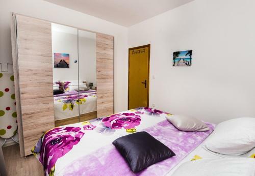 Apartment Mariska - Swimming Pool