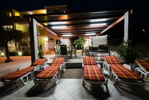 Apartment Mariska - Swimming Pool