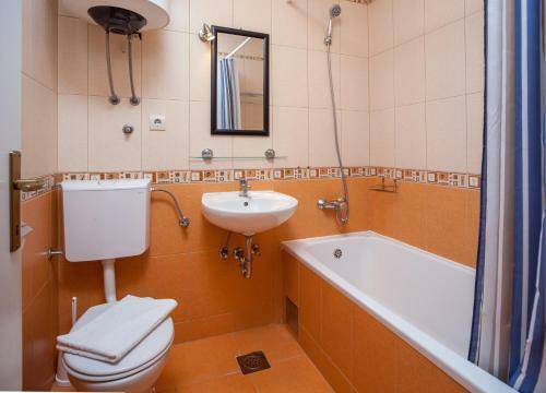 Apartments Leut