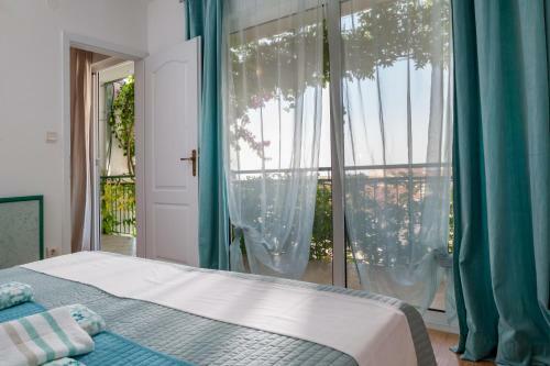 Apartments Leut