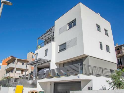 Apartamento Villa Tri Brata