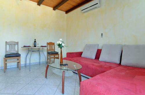 Apartments Mara 1838