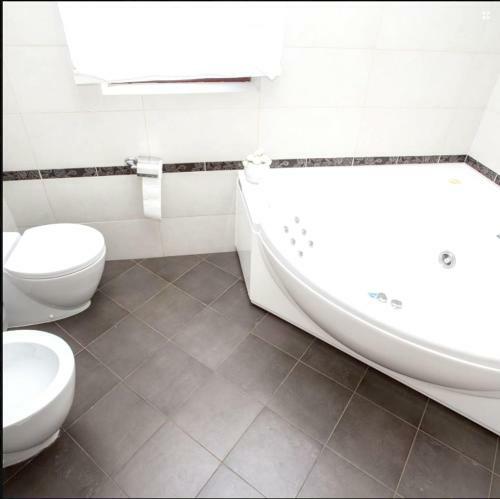 Villa With 6 Bedrooms In Pomer With Private Pool And Wifi