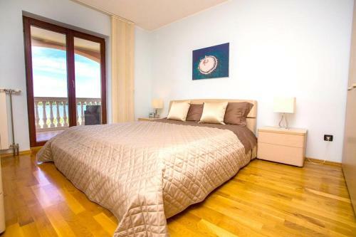 Villa With 6 Bedrooms In Pomer With Private Pool And Wifi