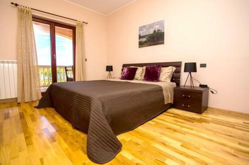 Villa With 6 Bedrooms In Pomer With Private Pool And Wifi