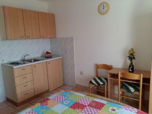 Apartments Edi