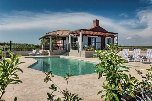Astonishing Pool Villa In Pomer Immersed In An Olive Orchard