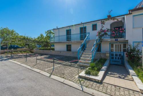 Hostal Apartments Kiki Spada