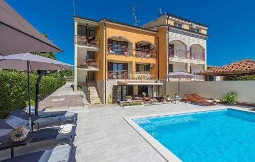 Hostal Apartment Complex Hajpek