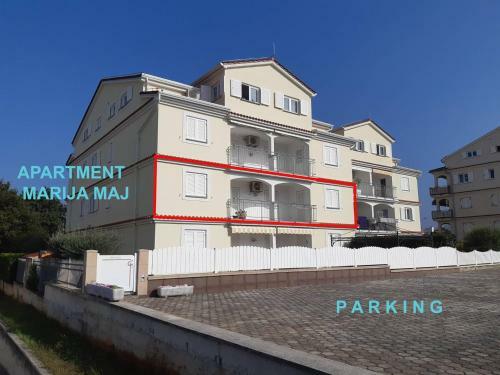 Apartman Marija Maj - Two Bedroom Apartment With A Spacious Terrace