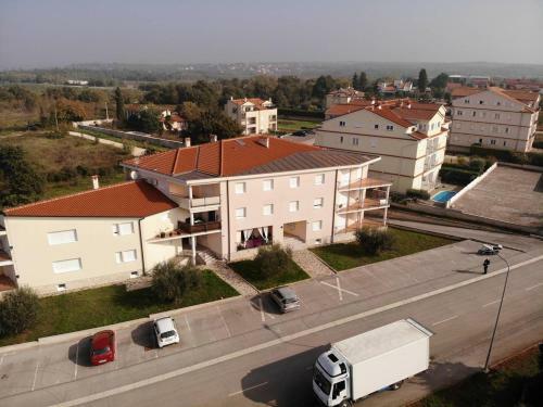 Apartman Marija Maj - Two Bedroom Apartment With A Spacious Terrace