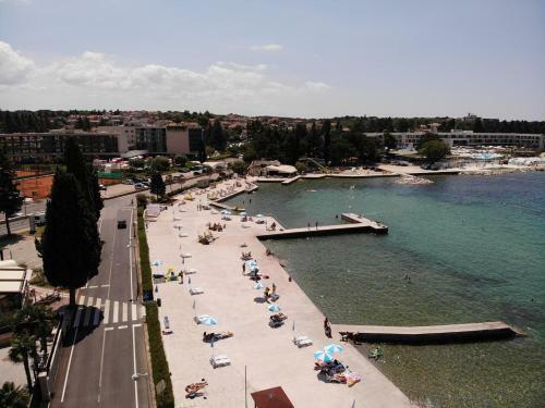 Apartman Marija Maj - Two Bedroom Apartment With A Spacious Terrace