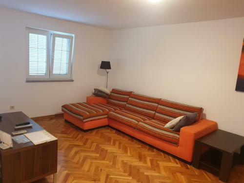 Apartman Marija Maj - Two Bedroom Apartment With A Spacious Terrace