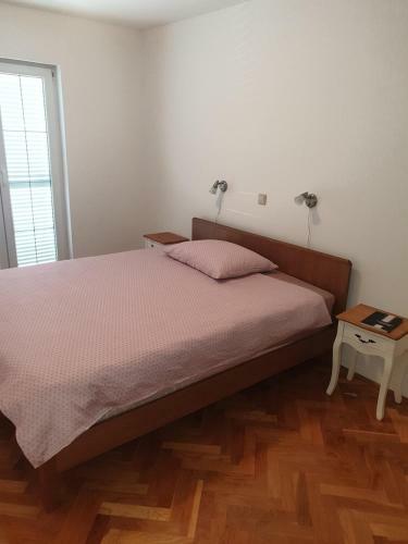 Apartman Marija Maj - Two Bedroom Apartment With A Spacious Terrace