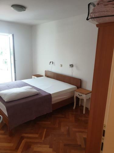 Apartman Marija Maj - Two Bedroom Apartment With A Spacious Terrace