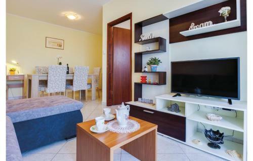 Two-bedroom Apartment In Porec