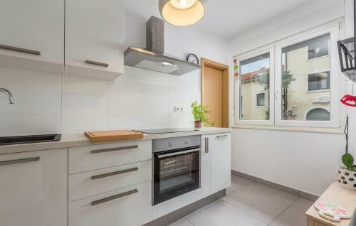 Apartment Orchis With Balcony In The City Center