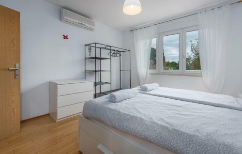 Apartment Orchis With Balcony In The City Center