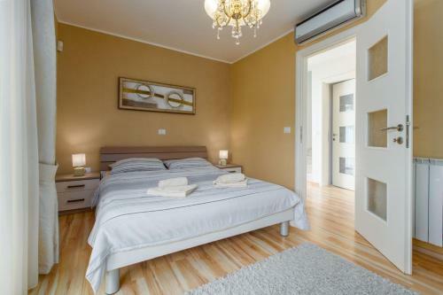 Exclusive Villa In Porec For 10 Persons With A Beautiful Garden