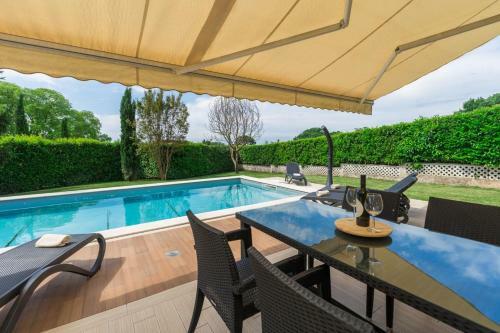 Exclusive Villa In Porec For 10 Persons With A Beautiful Garden