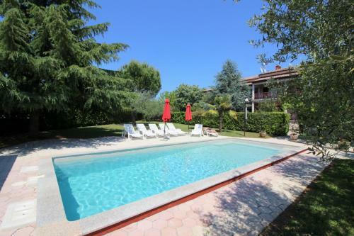 Apartment Lorena With Pool