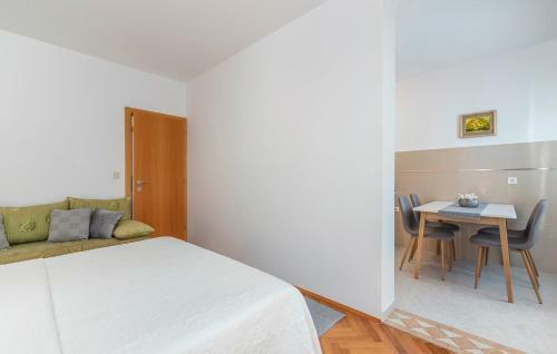 Hostal Apartment Complex Silvana