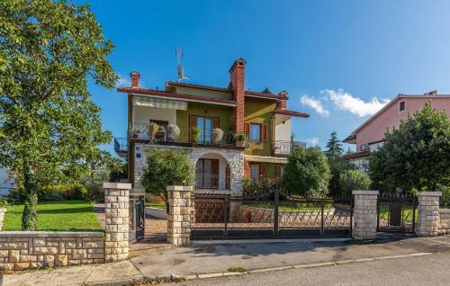 Hostal Apartment Complex Silvana