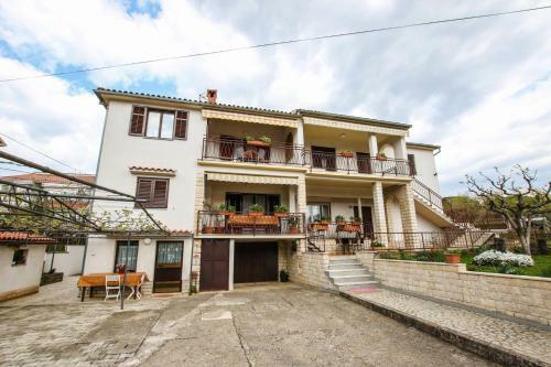 Hostal Apartments Mendikovi?