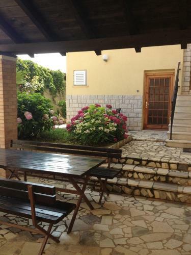 Hostal Apartments Katja With Garden And Pool