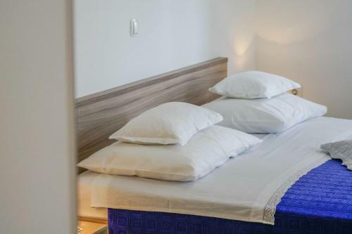 Apartment Nedjeljka - 200m From Sea