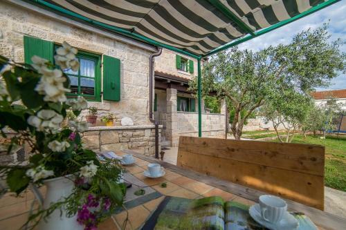 Beautiful Stone Villa Verde