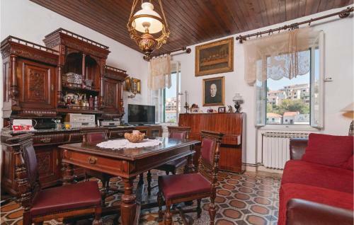 Three-bedroom Apartment In Povlja