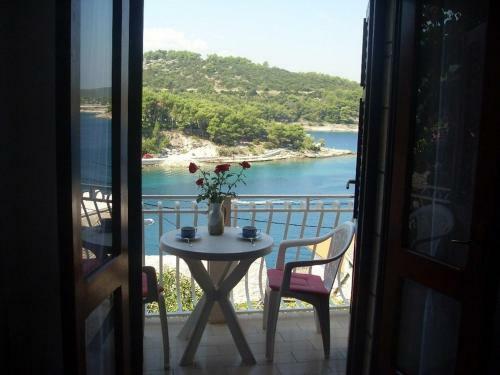 Apartments Jure - Sea View