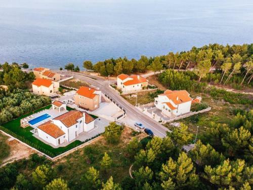Luxurious Villa In Pridraga With Pool