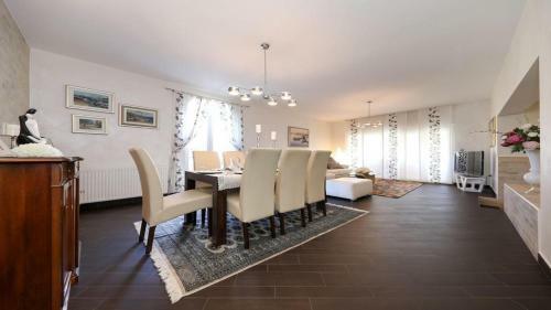 4* Villa Carina With Heated Pool
