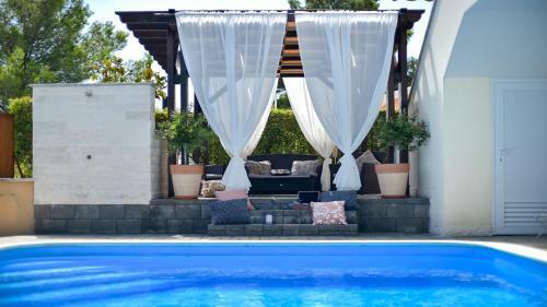 4* Villa Carina With Heated Pool
