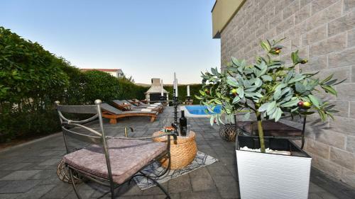 4* Villa Carina With Heated Pool