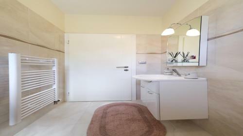 4* Villa Carina With Heated Pool