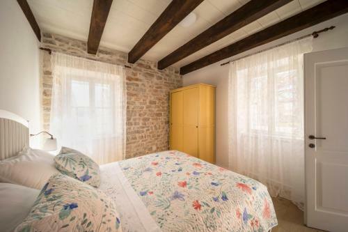 Mulberry Stonehouse