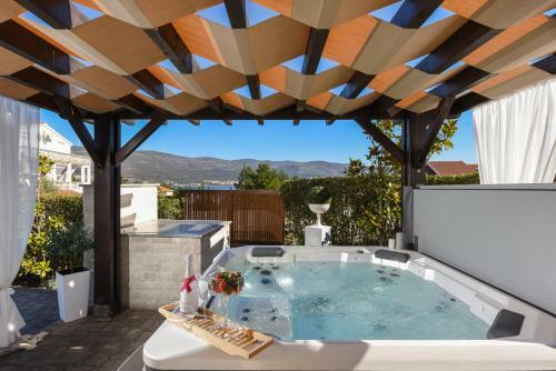 Villa With Pool Belissima
