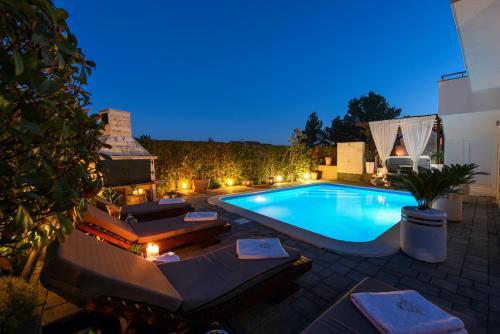 Villa With Pool Belissima