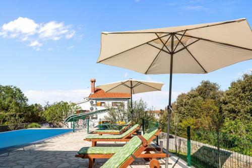 Villa Sunset Milonika With Heated Private Pool
