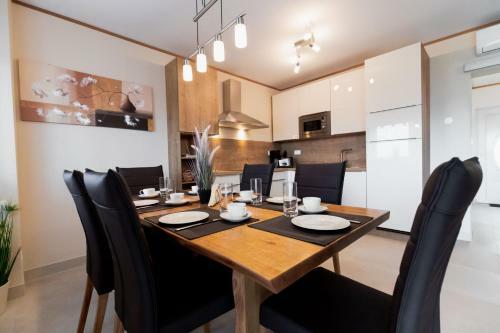 Crowonder Beachfront Reiterer Villa V1