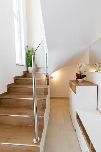 Crowonder Beachfront Reiterer Villa V1