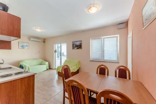 Apartments Mla?o - Swimming Pool