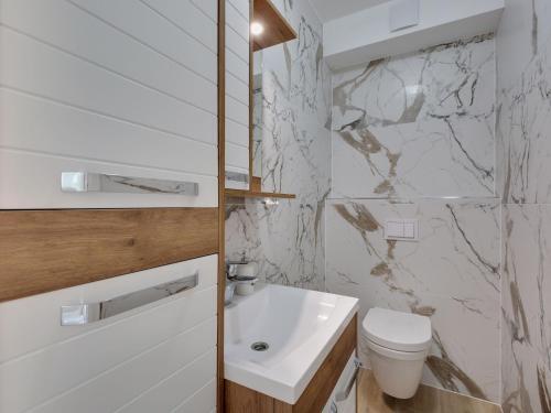 Spacious Holiday Home In Privlaka Near Sea Beach